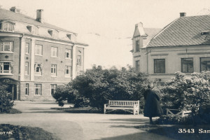 Bilde av Byparken sett mot post- og telegrafgården